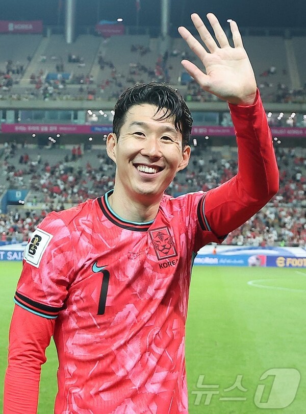 [볼리비아전 현장 리뷰] '어게인 2022 월드컵!' 손흥민+조규성 골 힘입은 韓대표팀, 2-0 승리 쾌거