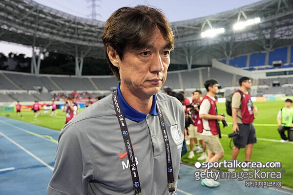 FIFA '오피셜' 확인, 대표팀→'월드컵행 기적' 퀴라소, 아드보카트와 재회 유력...홍명보 감독, 내달 3일 조추첨 위해 출국