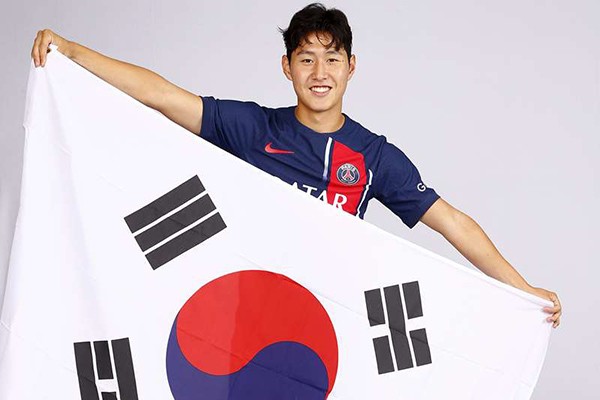 "반가운 소식" 이강인, 대반전..."이적시장에서 이적 직전"→"PSG, 가장 믿음직한 선수 등극" 포지션 가리지 않는 헌신, 엔리케 체제 핵심으로