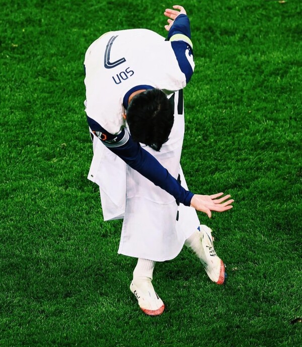 "SON, 4달만 토트넘 복귀 확정"...대체불가 '캡틴' 낭만 미쳤다, 英 매체, "손흥민, 내달 리버풀전 방문해 특별한 선물 받을 것"