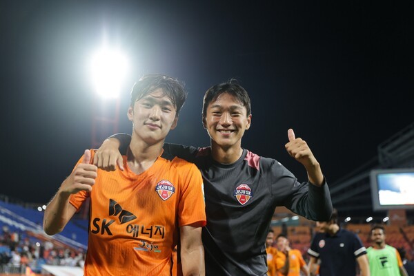 [오피셜] 대박! 제주SK FC, 유스에서 프로까지 함께 성장한 듀오 김준하-최병욱과 재계약 체결