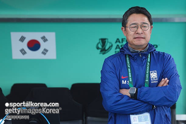 [U-23 아시안컵] '숙명의 한일전 눈앞!' 대한민국, 백가온 환상골 앞세워 1-0 리드…이민성 감독 용병술 적중 (전반 종료)