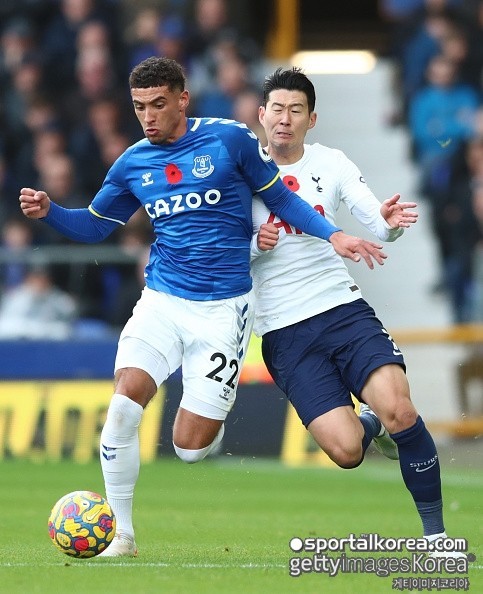 [오피셜] 업보인가? 스터드로 손흥민 밟고 노카드…'PL 최악의 더티플레이어' 끝없는 추락, 3년 16G 출전→또또또 임대