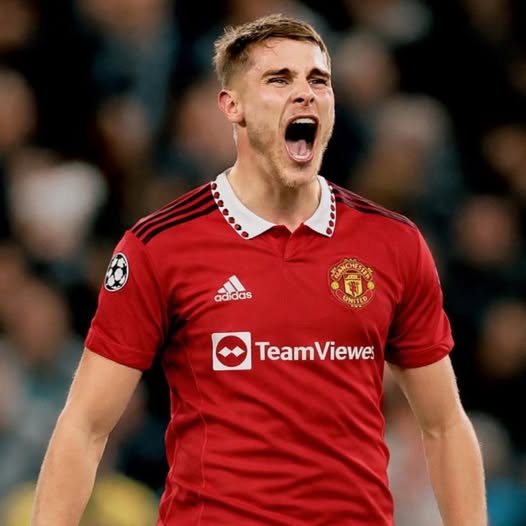 "2000억 책정" 1년전 '미친 수비'로 맨유 우승 가로막았던 판 더 펜, 올드 트래퍼드로 향하나 "실제로 관심 보여"