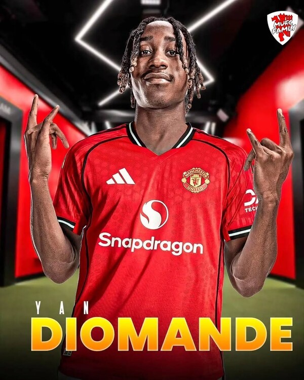 초대박! 맨유, 아스널·리버풀 제쳤다… '19살 9골 6도움' 초특급 유망주 영입전 선두 "현재 가장 유리한 위치"