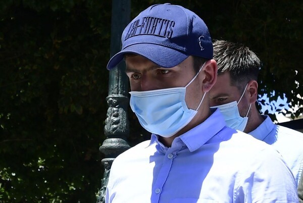 "범죄자가 PL에서 뛰어도 되는거야?"…맨유 핵심 수비수 징역 15개월 "경찰 폭행·체포 불복종·뇌물 수수" 유죄, 6년 만에 원심 유지