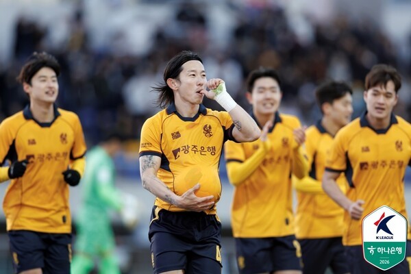 [K리그 2R] 광주FC 8경기 만에 인천 잡았다… 홈 개막전 3-2 승리+이정규 감독 데뷔승