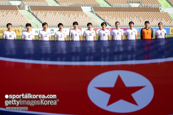 '악바리 정신 北 경계령!' 판정 불복·경기 중단 소동 '북한 女 대표팀'과 8강전 앞둔 호주, 긴장감 고조..."절대 포기하지 않는 팀"