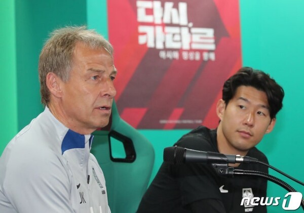 캡틴 손흥민 은퇴 '폭탄 발언'까지 나오게 한 장본인…韓 역사상 '최악 사령탑' 클린스만, 토트넘 감독 욕심 "누가 원하지 않겠나"