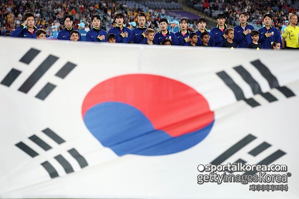 '비난에도 꿋꿋' 대한의 건아들, 끝내 해냈다!...한국 女대표팀, 4연속 월드컵 진출 성공에 FIFA 인판티노 회장도 "좋은 결과 바란다" 축하