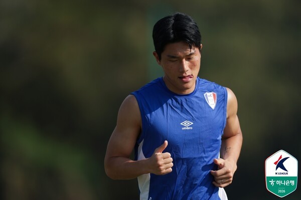 [오피셜] 결국 수원삼성과 결별 확정...K리그2 '정상급 미드필더' 홍원진, 전남드래곤즈 이적 "승리를 위해 최선을 다할 것"