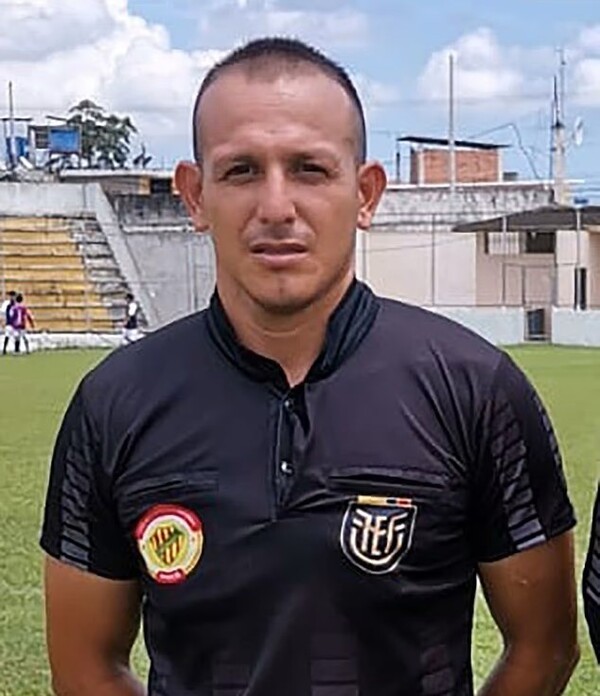 "결코 용납 불가" 안타까운 비보…축구계 큰 슬픔 빠져, 48세 심판 경기 도중 무장 괴한 습격에 숨져 "용의자 특정 중"