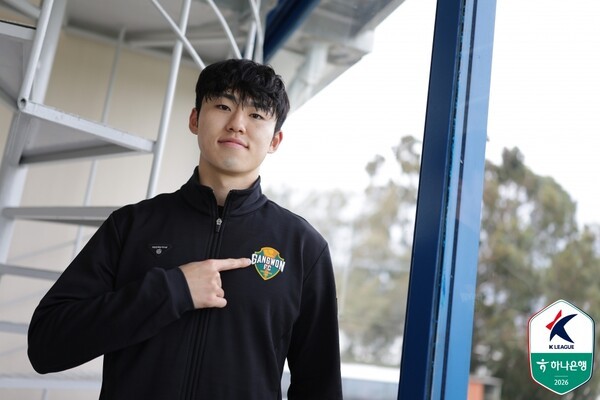 "태극마크에 가장 가까운 선수"...3백+4백 오가는 홍명보 감독과 '박진섭 롤' 고심할 이민성 감독에게 떠오른 이기혁 카드