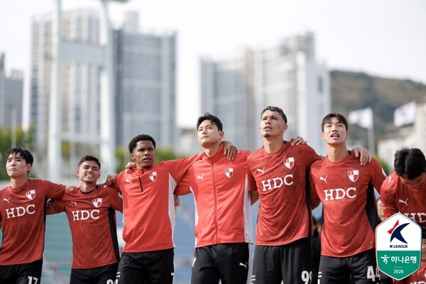 부산아이파크, 7연승 향해 팬들과 '손에 손잡고' 함께 간다