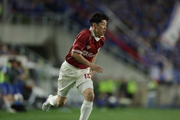 [현장리뷰] 'PL 전설' 긱스·베르바토프도 못 뚫었다! OGFC, '철옹성 수비' 펼친 수원 삼성 레전드 상대로 0-1 석패