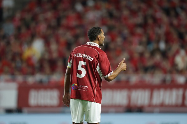 [현장핫피플] "나이 핑계 대고 싶지 않다"...50세 목전 둔 '702경기' 전설의 수비수 퍼디난드, 투혼 끝 0-1 패배에 '진한 아쉬움'