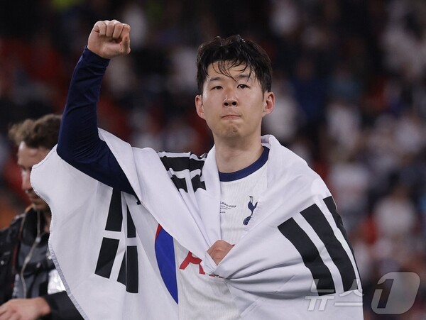 "이 선수의 국적은 대한민국입니다…손흥민 또또 프리미어리그 레전드 입증! "클래스와 지속성 증명" → PL 8시즌 연속 두 자릿수 득점 재조명