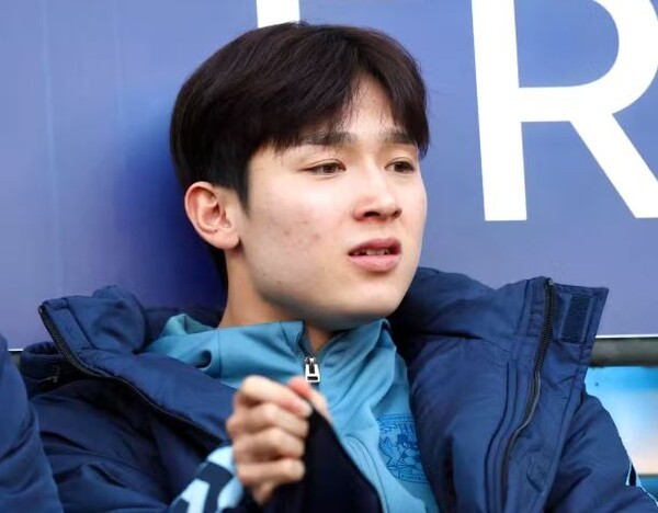 "승격 말곤 남긴 게 없다" 손흥민 조언 외면한 토트넘, 대가는 컸다...'韓 축구 미래' 양민혁, 코번트리 임대 완벽 실패 "YANG 이름, 또 없었다"