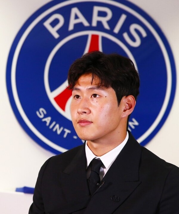 파격 결단! 이강인, 결국 결별 수순...선수단 개편 원하는 PSG, 정리 대상 7인 명단에 포함 "재계약 협상 소식 없어"