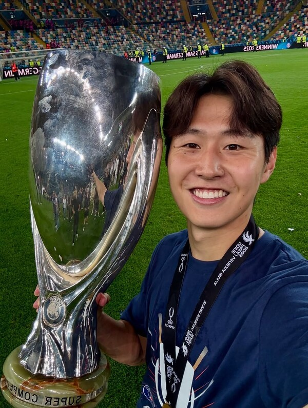 급부상! '韓축구 에이스' 이강인, PSG 떠나 ATM 이적하나 '초대형 스왑딜 매물'로 거론..."LEE 가치 489억, 올여름 내놓을 계획"
