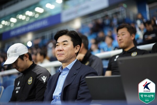 [현장목소리] 윤정환 감독, "광주 최약체 평가? 어린 선수들 잘하고 있다"