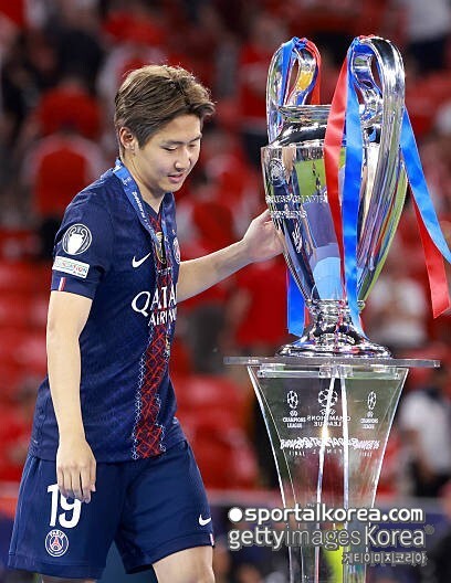 "매우 좋은 제안 받아" 이강인, '韓 축구 새 역사' 썼지만 2년 연속 결승 0분...끝내 PSG 떠날까 "아틀레티코, 알 아흘리 관심"