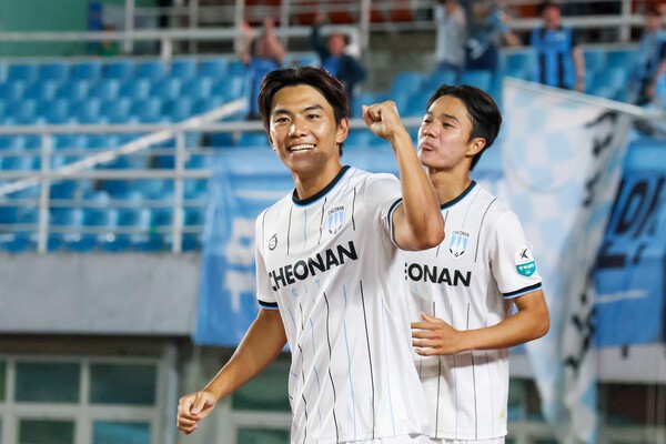 첫 골의 주인공들이 빛난 밤…천안시티FC, 안산 원정 3-1 완승