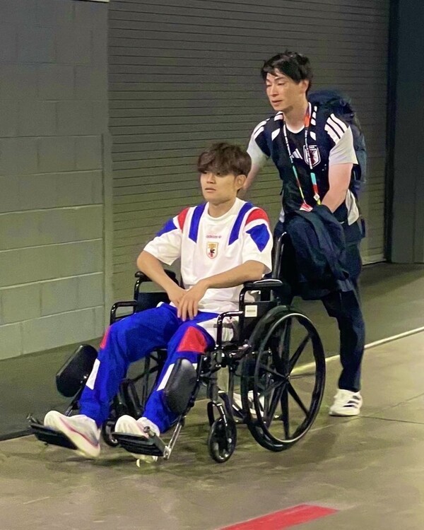 '우승 천명' 일본 어쩌나...'충돌→휠체어 퇴근' 쿠보, 회복 훈련도 불참