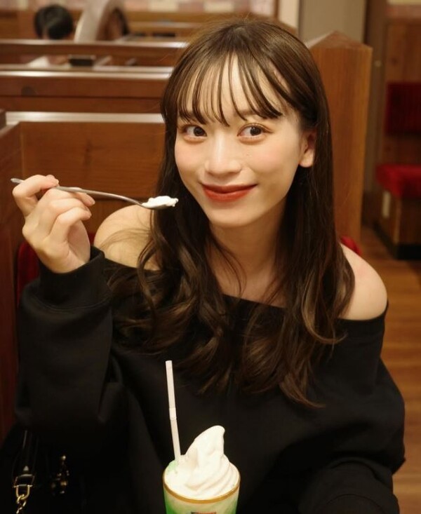"너무 귀여워, 정말 예쁘다" 日 득점왕 우에다, 정말 다 가졌네! 월드컵 2골 1도움 맹활약→모델 아내 외모까지 화제