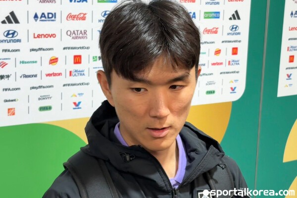 [현장포커스] '아찔 충돌 직전' 황인범, "예의 지켜 달라" 날 선 경고...남아공 선수단, 한국 조롱하듯, 고성 자축에 신경전으로 번져