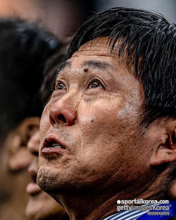 월드컵 패퇴에도 끄떡없나 "협회, 연임 검토 중"…'감독 전권 부여 염두' 일본, 모리야스와 동행 이어갈까