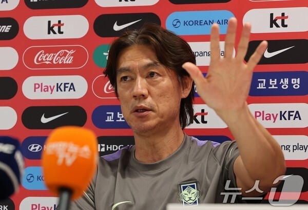 "홍명보호, 이겼으면 아무도 뭐라 안 했을 것" 日 방송인 작심 발언…조별리그 탈락 → 거센 후폭풍에 "韓 감독 무서워 못 하겠다"