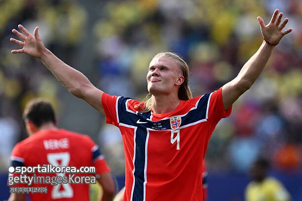 '브라질 참사!' 홀란 멀티골 폭발, 2-1로 월드컵 5회 우승국 집으로 보냈다…아버지가 밟은 1994 미국, 32년 뒤 아들이 지배→노르웨이 사상 첫 8강행