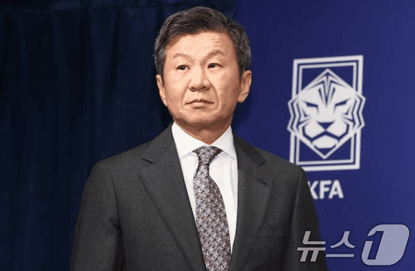 [공식 발표] '13년 5개월 만에 퇴장' 대한축구협회 정몽규 회장 전격 사퇴… 직무대행 체제 전환