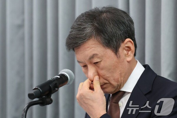 [오피셜] "때로는 기대에 부응했고, 때로는 깊은 실망 안겨" 정몽규 회장, 퇴진...박항서 부회장도 사퇴 "성원에 보답하는 성과 내는 데 실패"
