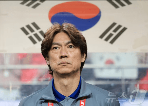 "홍명보 자체에 반감보다는..." 韓 축구 집중 분석한 日 기자, "감독 선임 과정 불투명성 분노가 커 야유 표출"