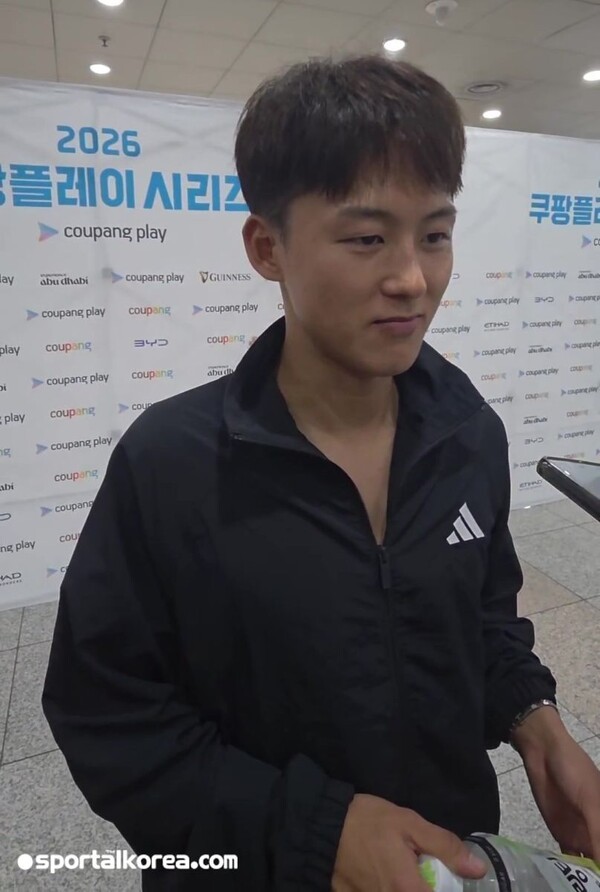 [현장핫피플] "오늘이 마지막일 수도 있잖아요" 이승우, 기성용과 재회에 먹먹…"계속 슬펐다"