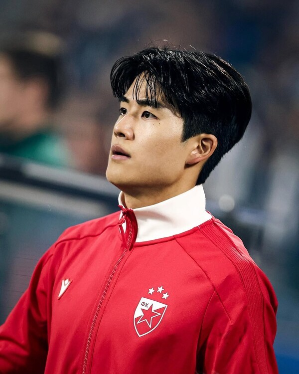 '韓 국가대표 수비수' 설영우 "지나치게 소극적, 제대로 된 지원 못해줘" 세르비아 매체 혹평...즈베즈다 유로파리그 추락에 '고개 푹'