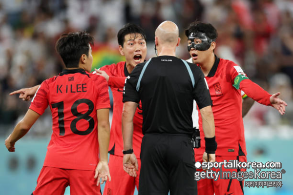 韓 축구 역사상 '최악의 심판', 작심 고백! "가족들 희생, 물러나기로 결심한 이유" 은퇴 배경 공개한 앤서니 테일러