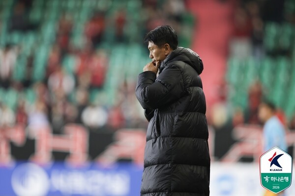 [오피셜] 파격 결단! '무기한' 홈 경기 개최 불허 판정...연맹, 안전성 확보 전까지 포항스틸야드 사용 X '확고한 방침'