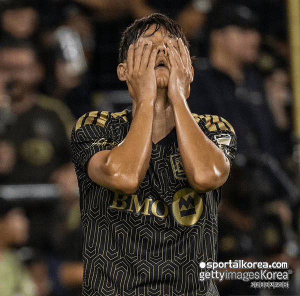 "LAFC 감독, 나가!" 퇴진 청원 시작...손흥민 앞세우고도 '연속 졸전'에 뿔난 팬심 "참을 만큼 참았다, 이젠 결별할 때"