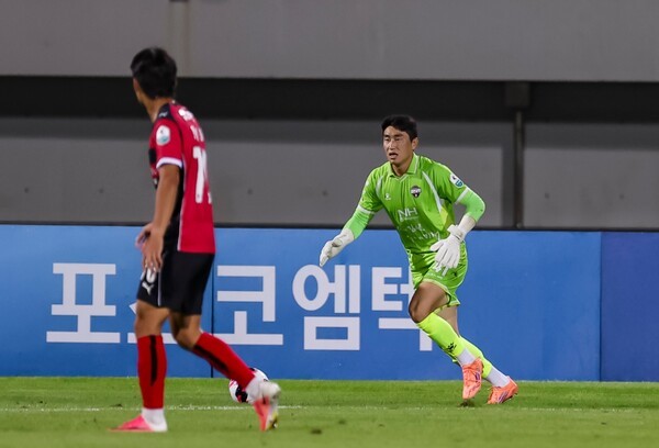 '박만호 맹활약' 김천상무, 골문 걱정 덜었다...포항스틸러스와 0-0 무승부, 주승진 감독 "득점은 결국 반복적으로 훈련할 수밖에"