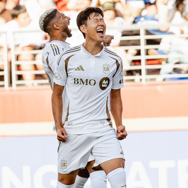 '주장이 퇴장' LAFC 손흥민, '1골 1도움' 원맨쇼에도 못 이겼다!...멀티골은 VAR 취소→10명 LAFC 종료 직전 2-2 허용