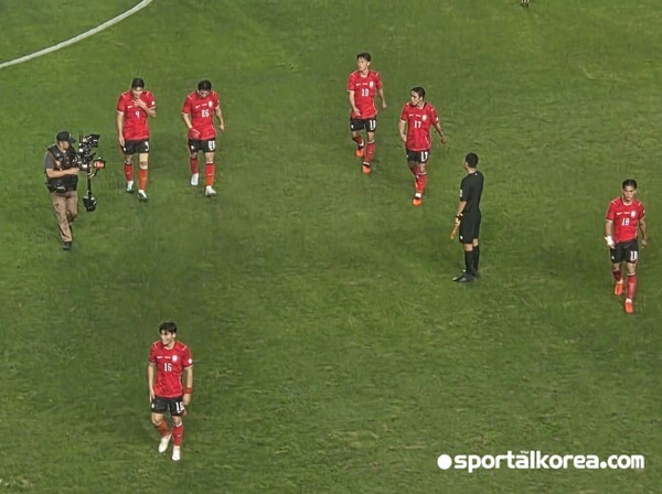 '황인범·이강인 빠졌다' 한국, 에이스 없는 에콰도르에도 고전...유효슈팅 단 1회→0-0 (전반 종료)