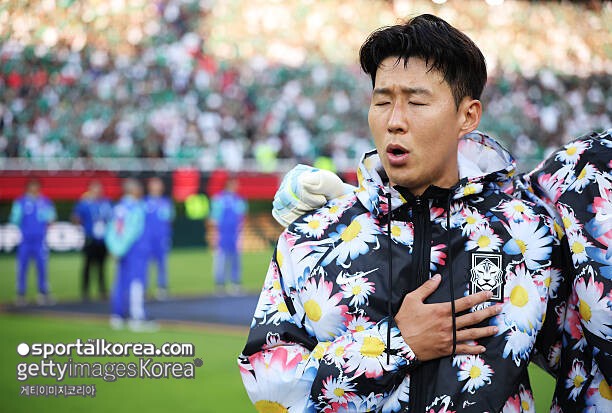 "손흥민, 마지막 도전!" 152경기 59골 '韓 축구 레전드'의 라스트 댄스...AFC도 집중 조명 "의심할 여지 없는 핵심"